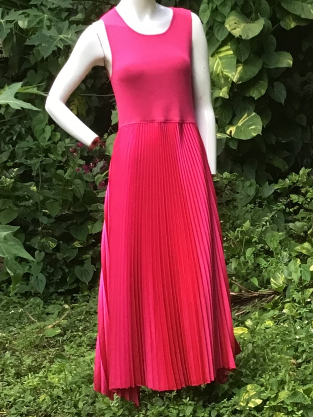 Vintage Tahari Dress with knitted top and pleated bottom